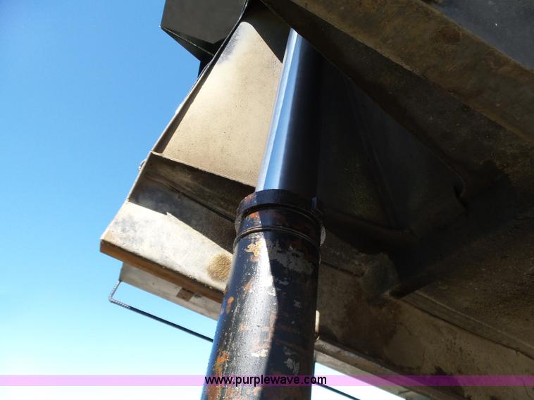 image for item L6350 1996 International 2574 dump truck