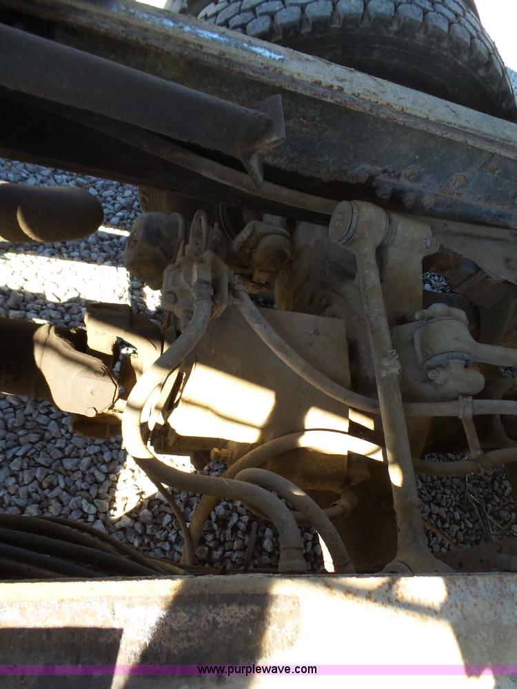 image for item L6350 1996 International 2574 dump truck