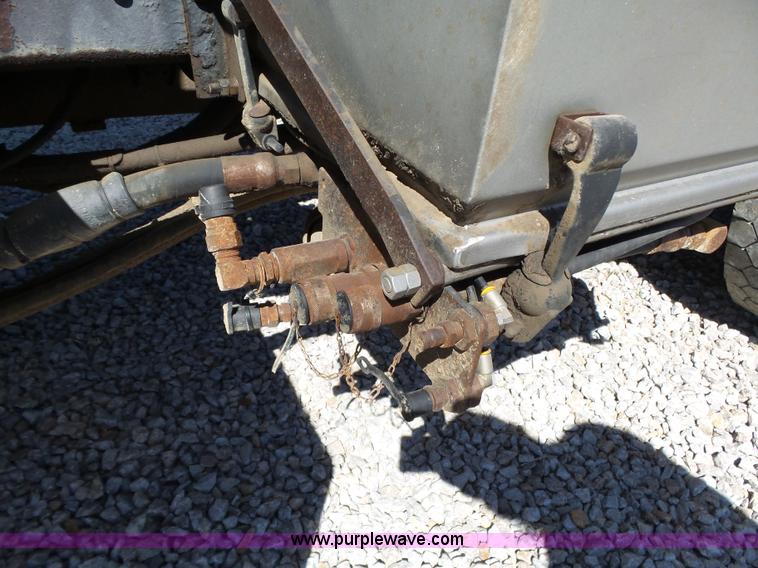 image for item L6350 1996 International 2574 dump truck