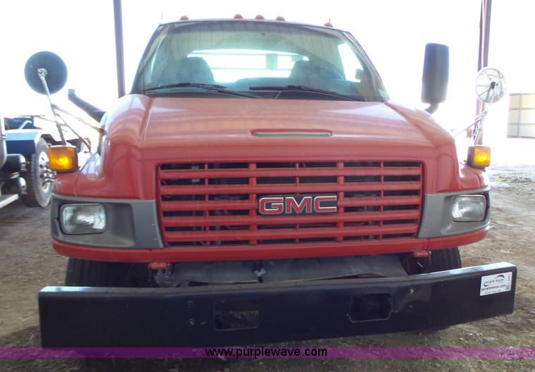 image for item L6351 2003 GMC 5500 service truck