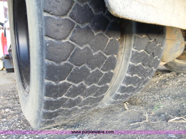 image for item L6351 2003 GMC 5500 service truck