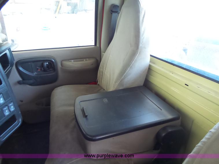 image for item L6351 2003 GMC 5500 service truck