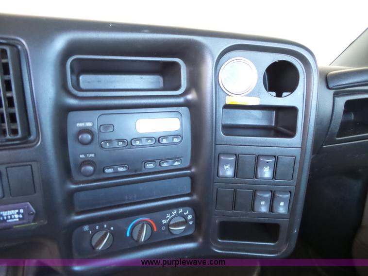 image for item L6351 2003 GMC 5500 service truck