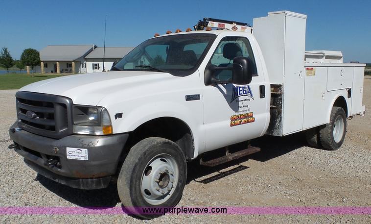 image for item L6352 2003 Ford F550 service truck with crane