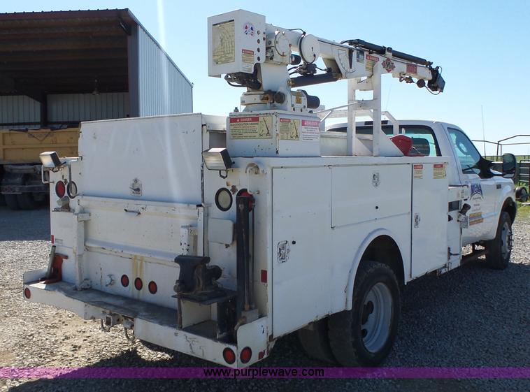 image for item L6352 2003 Ford F550 service truck with crane