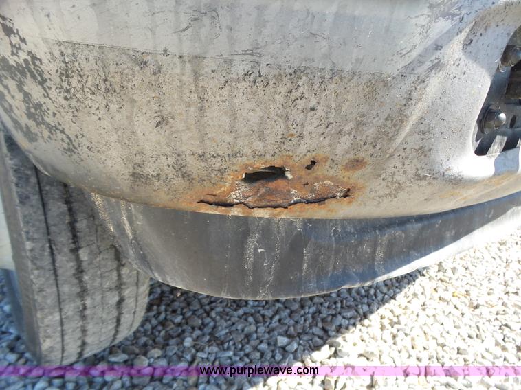 image for item L6352 2003 Ford F550 service truck with crane