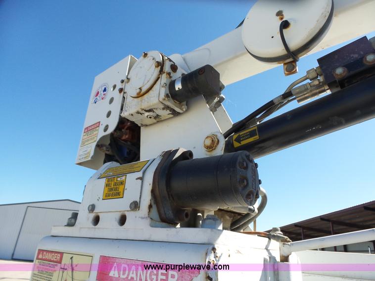 image for item L6352 2003 Ford F550 service truck with crane