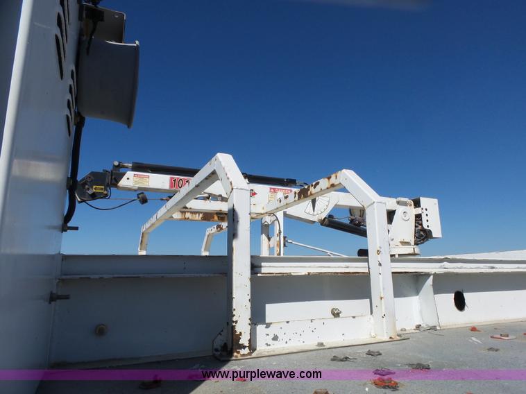 image for item L6352 2003 Ford F550 service truck with crane