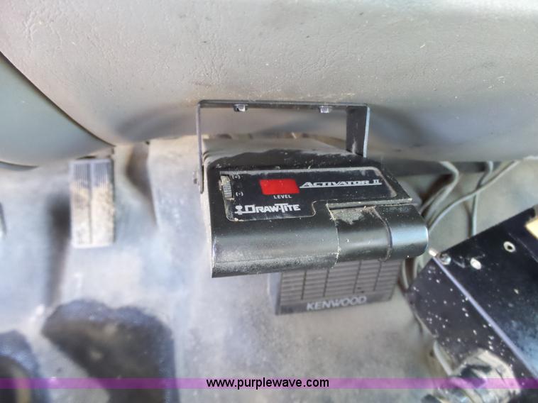 image for item L6352 2003 Ford F550 service truck with crane