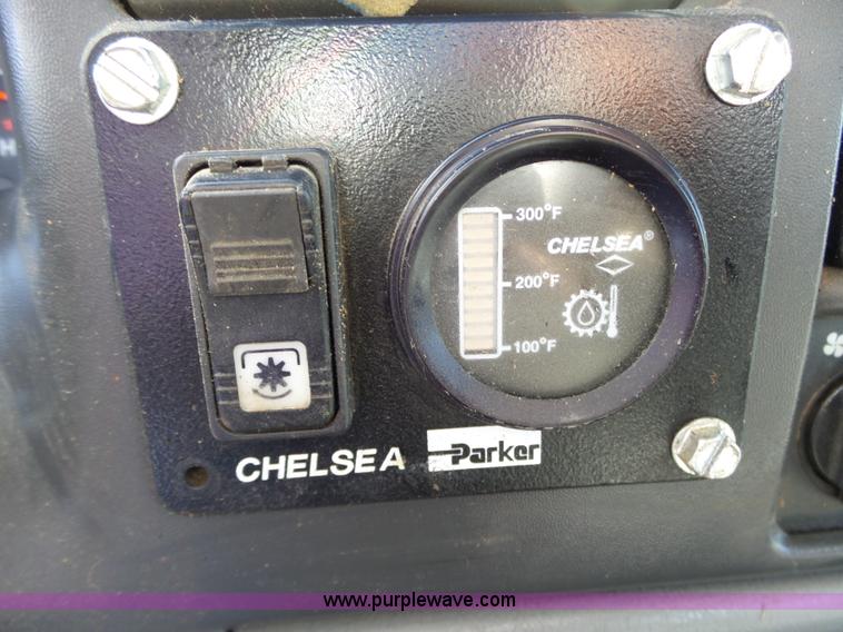 image for item L6352 2003 Ford F550 service truck with crane