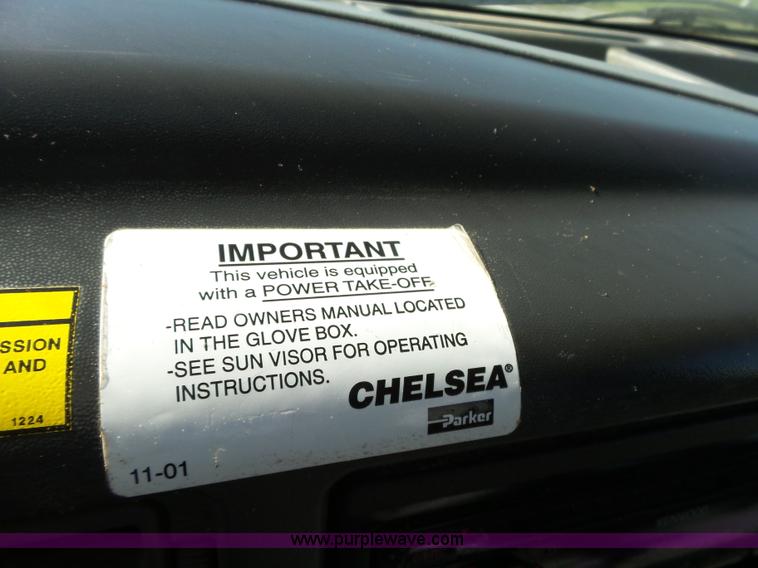 image for item L6352 2003 Ford F550 service truck with crane