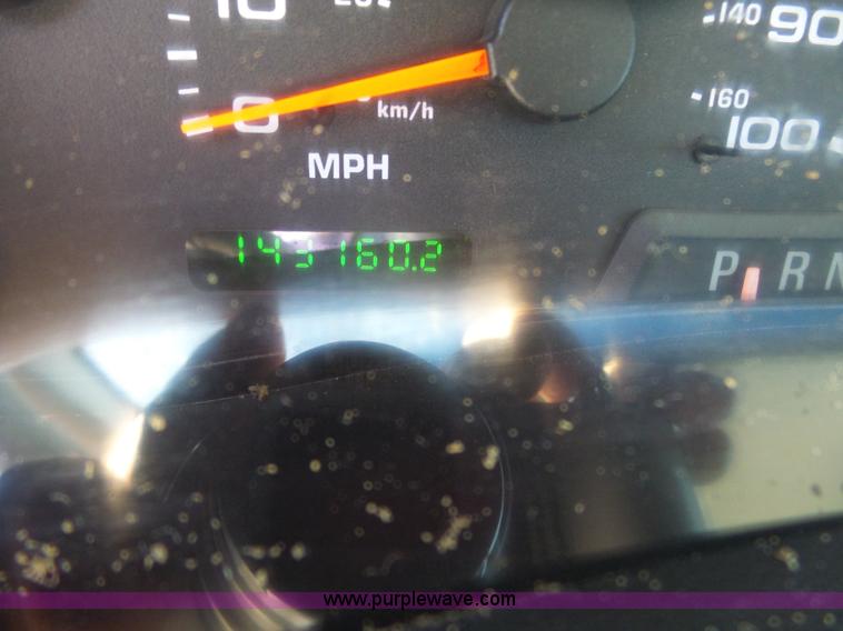 image for item L6352 2003 Ford F550 service truck with crane