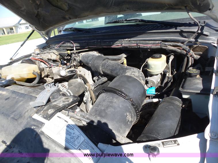 image for item L6352 2003 Ford F550 service truck with crane