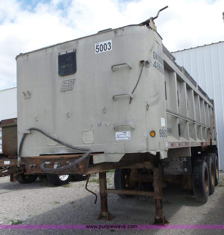 image for item L6353 1994 East end dump trailer