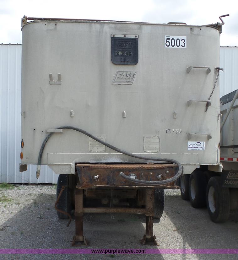 image for item L6353 1994 East end dump trailer