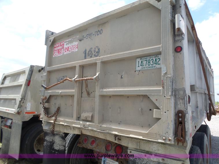 image for item L6353 1994 East end dump trailer