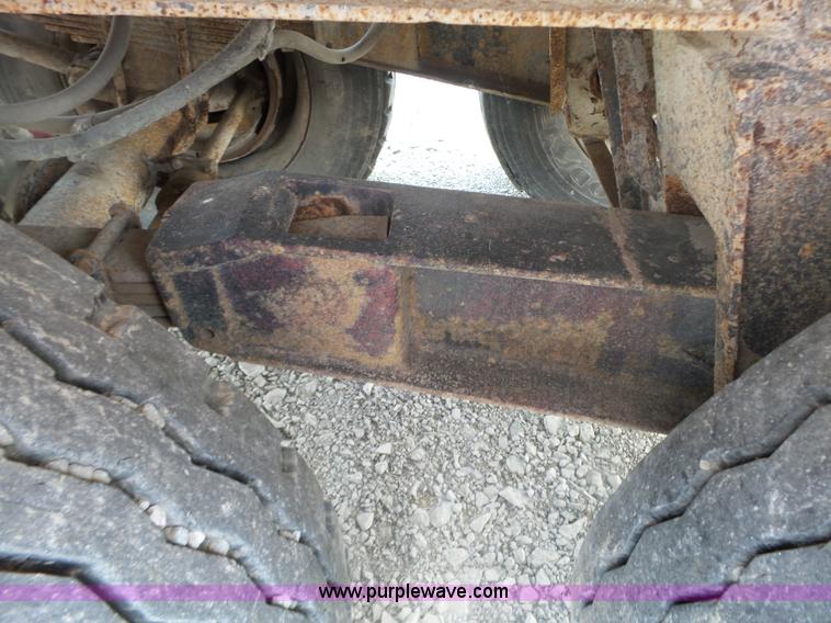 image for item L6353 1994 East end dump trailer