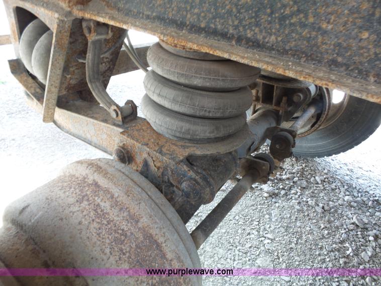 image for item L6353 1994 East end dump trailer