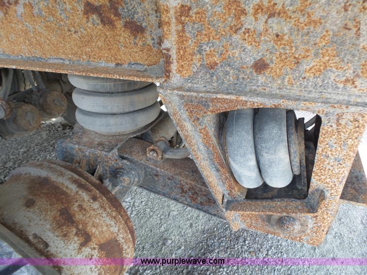 image for item L6353 1994 East end dump trailer