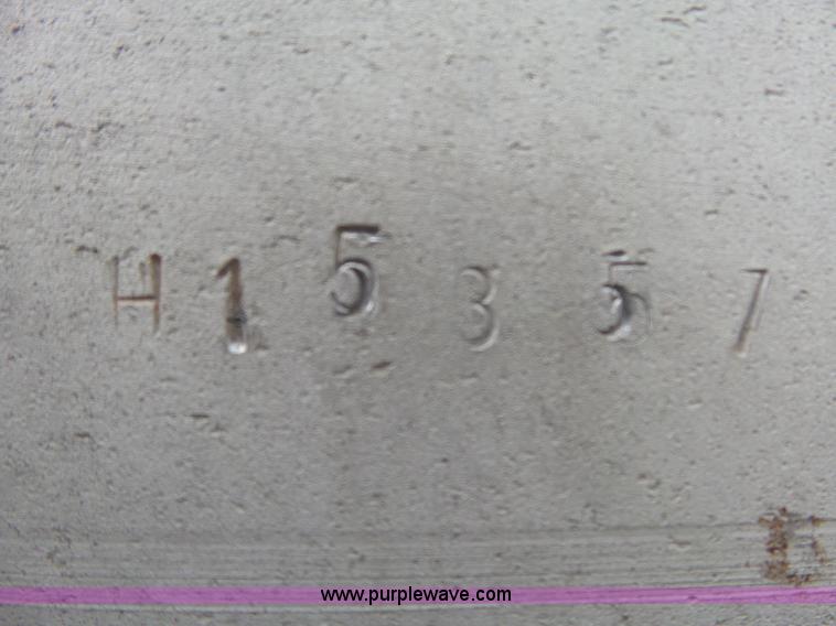 image for item L6353 1994 East end dump trailer