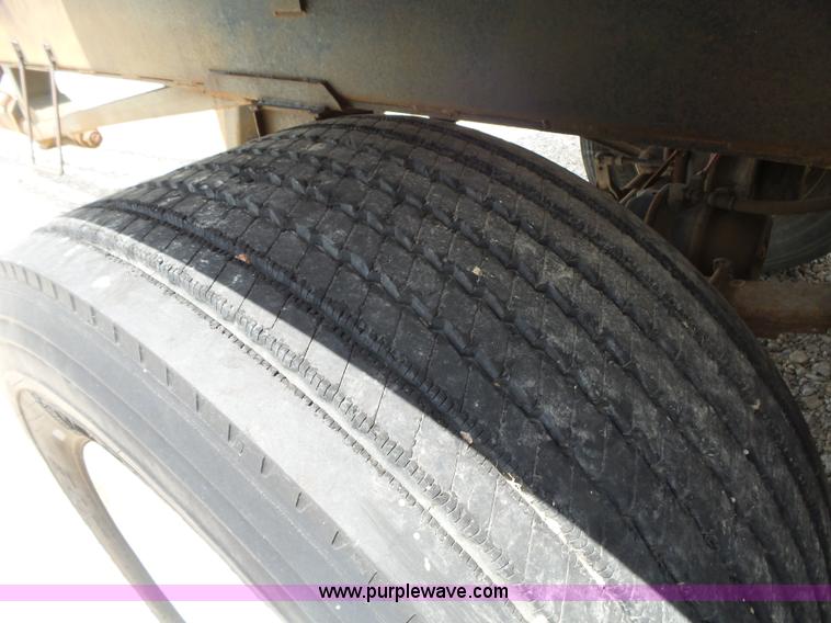 image for item L6354 1994 Clement 2AH1210L end dump trailer