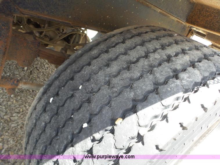 image for item L6354 1994 Clement 2AH1210L end dump trailer