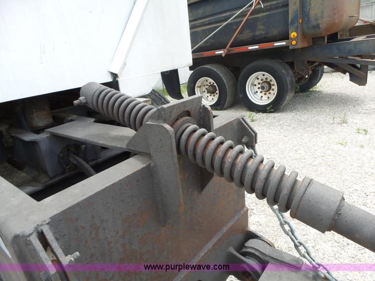 image for item L6355 1984 East end dump trailer