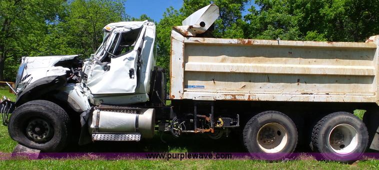 image for item L7004 2012 International Work Star 7500 dump truck