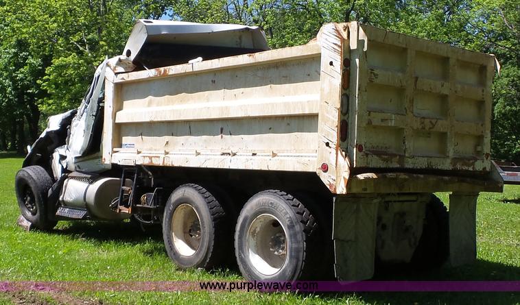 image for item L7004 2012 International Work Star 7500 dump truck