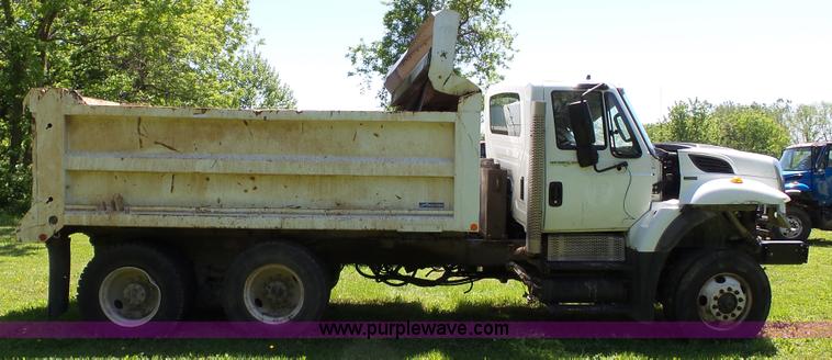 image for item L7004 2012 International Work Star 7500 dump truck