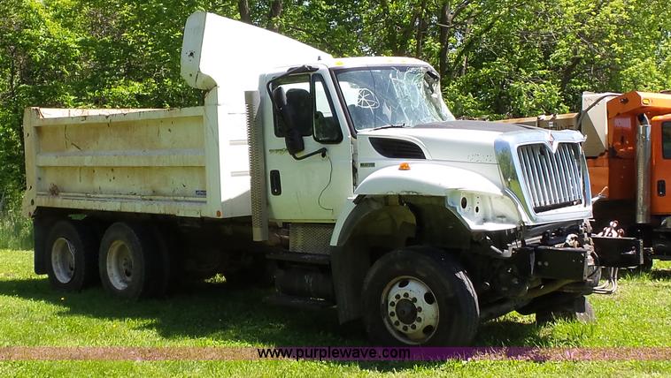 image for item L7004 2012 International Work Star 7500 dump truck