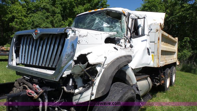 image for item L7004 2012 International Work Star 7500 dump truck