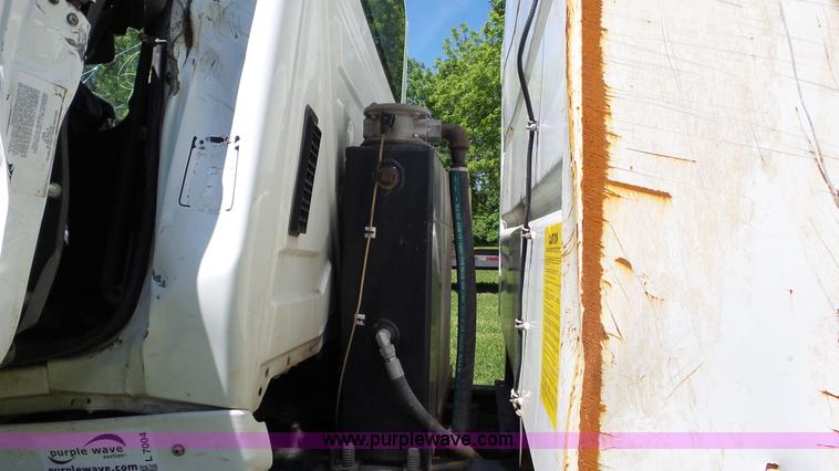 image for item L7004 2012 International Work Star 7500 dump truck