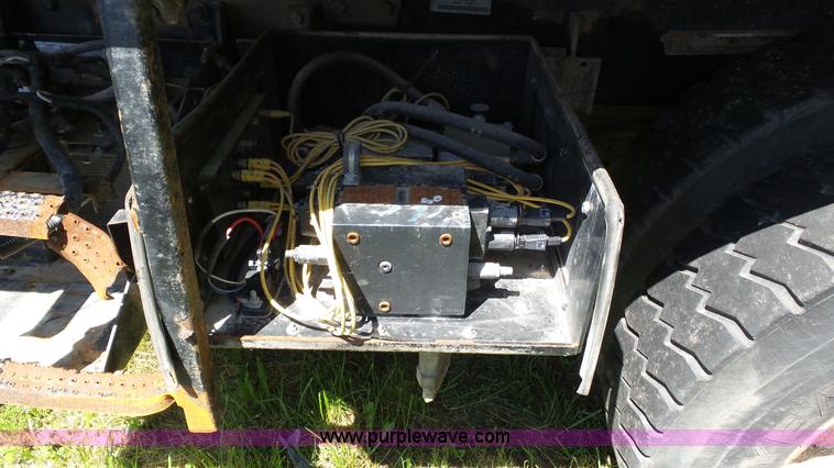 image for item L7004 2012 International Work Star 7500 dump truck