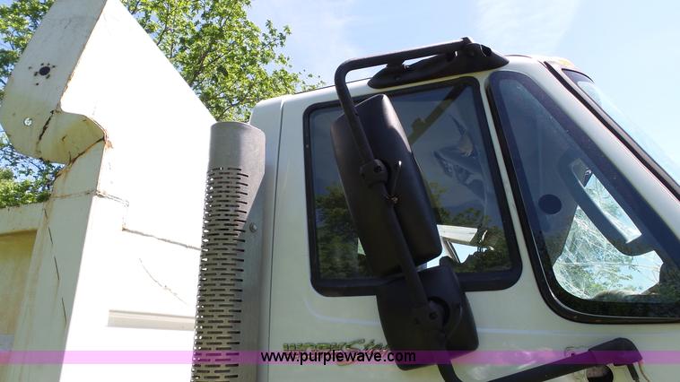 image for item L7004 2012 International Work Star 7500 dump truck