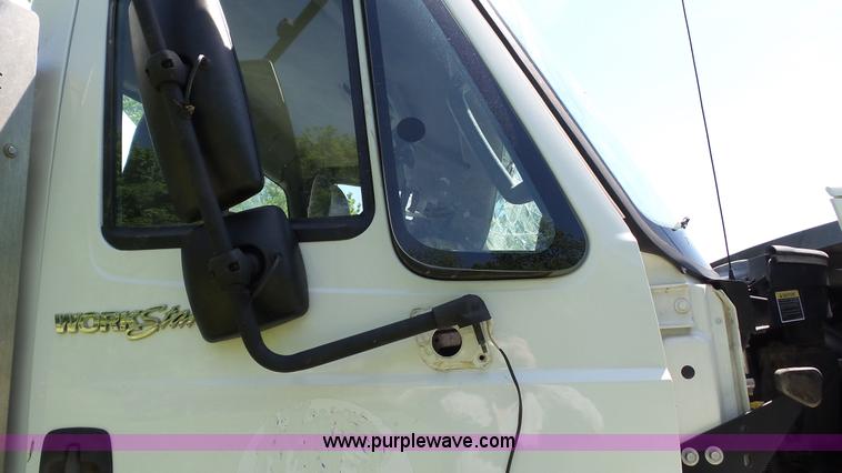 image for item L7004 2012 International Work Star 7500 dump truck