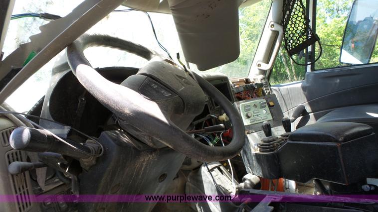 image for item L7004 2012 International Work Star 7500 dump truck