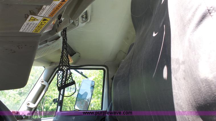 image for item L7004 2012 International Work Star 7500 dump truck