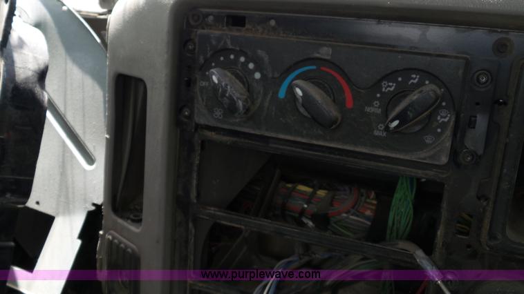 image for item L7004 2012 International Work Star 7500 dump truck