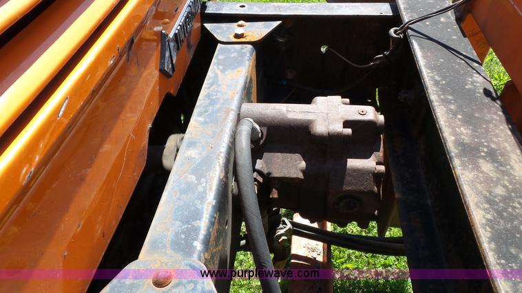 image for item L7017 1999 International 4900 dump truck