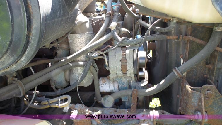 image for item L7017 1999 International 4900 dump truck