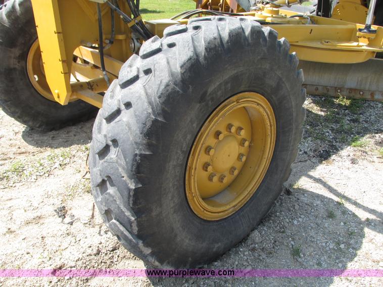 image for item L7019 2008 Caterpillar 140M motor grader