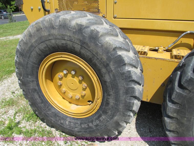image for item L7019 2008 Caterpillar 140M motor grader