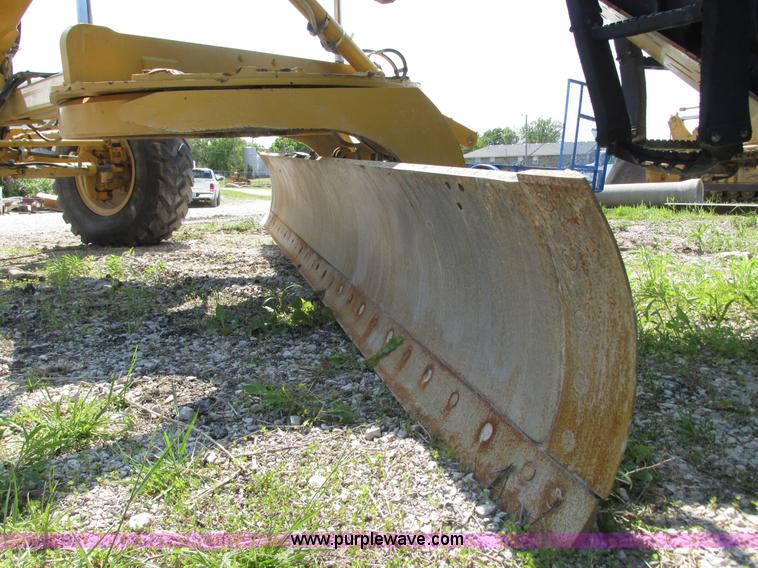 image for item L7019 2008 Caterpillar 140M motor grader