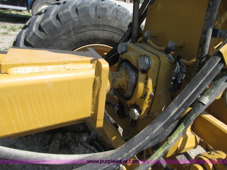 image for item L7019 2008 Caterpillar 140M motor grader