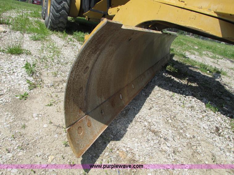 image for item L7019 2008 Caterpillar 140M motor grader