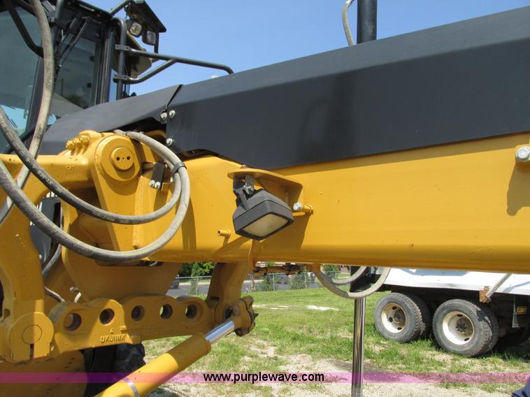 image for item L7019 2008 Caterpillar 140M motor grader