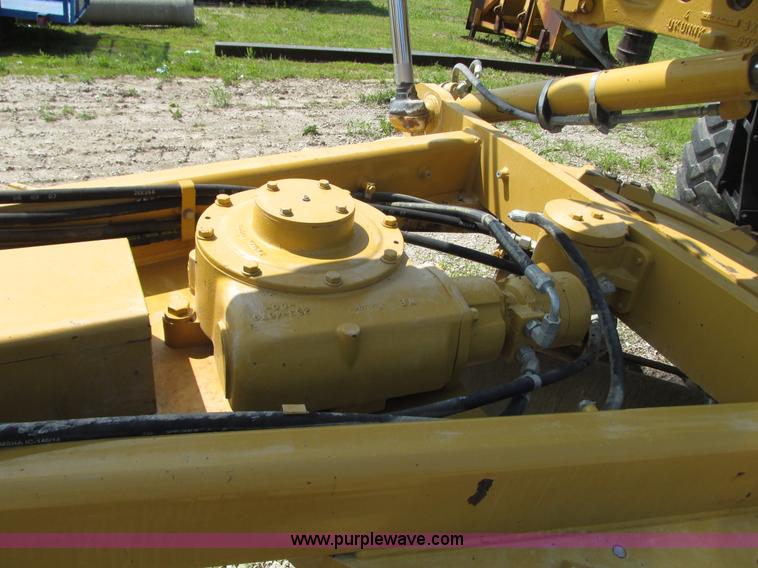 image for item L7019 2008 Caterpillar 140M motor grader