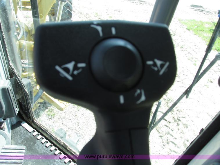 image for item L7019 2008 Caterpillar 140M motor grader