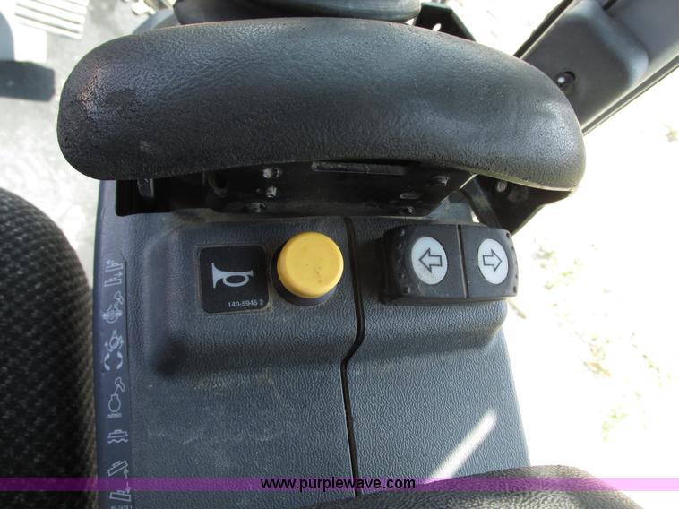 image for item L7019 2008 Caterpillar 140M motor grader